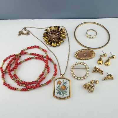 Vintage Jewelry Lot Gold Tone Monet Avon Vendome Accessocraft Necklace Brooch