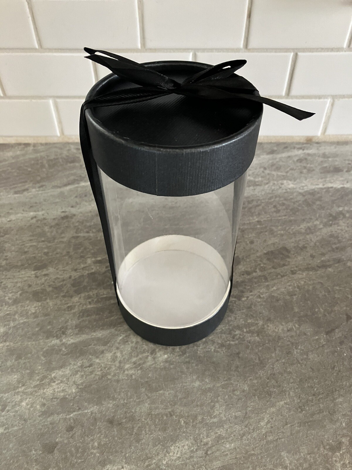 Cylinder Party Favor/Gift Box  Can with Lid And Bow 20 Count Paper Mart