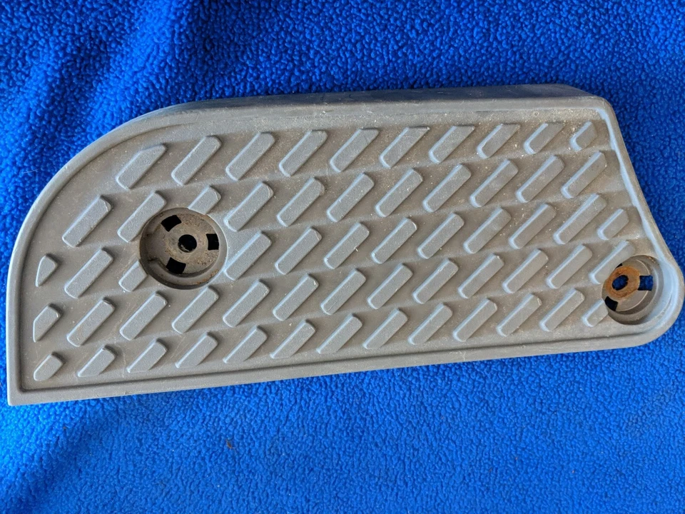 Placa alfombrilla trasera lado pasajero Lexus LX470 1998-2002 gris: paso OEM LF10 Foto 2 de 4