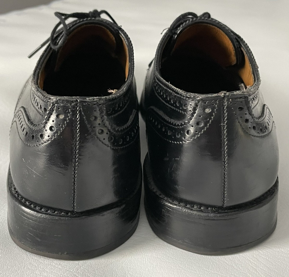 Allen Edmonds Men display picture 1