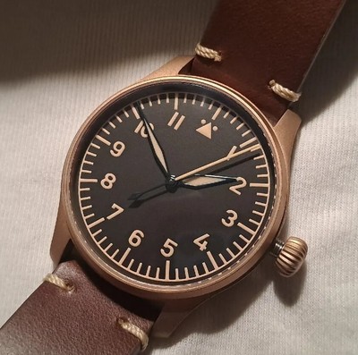 Flieger LACO Hommage massiv Bronze Sellita SW 200-1 swiss 40 mm domed Saphirglas