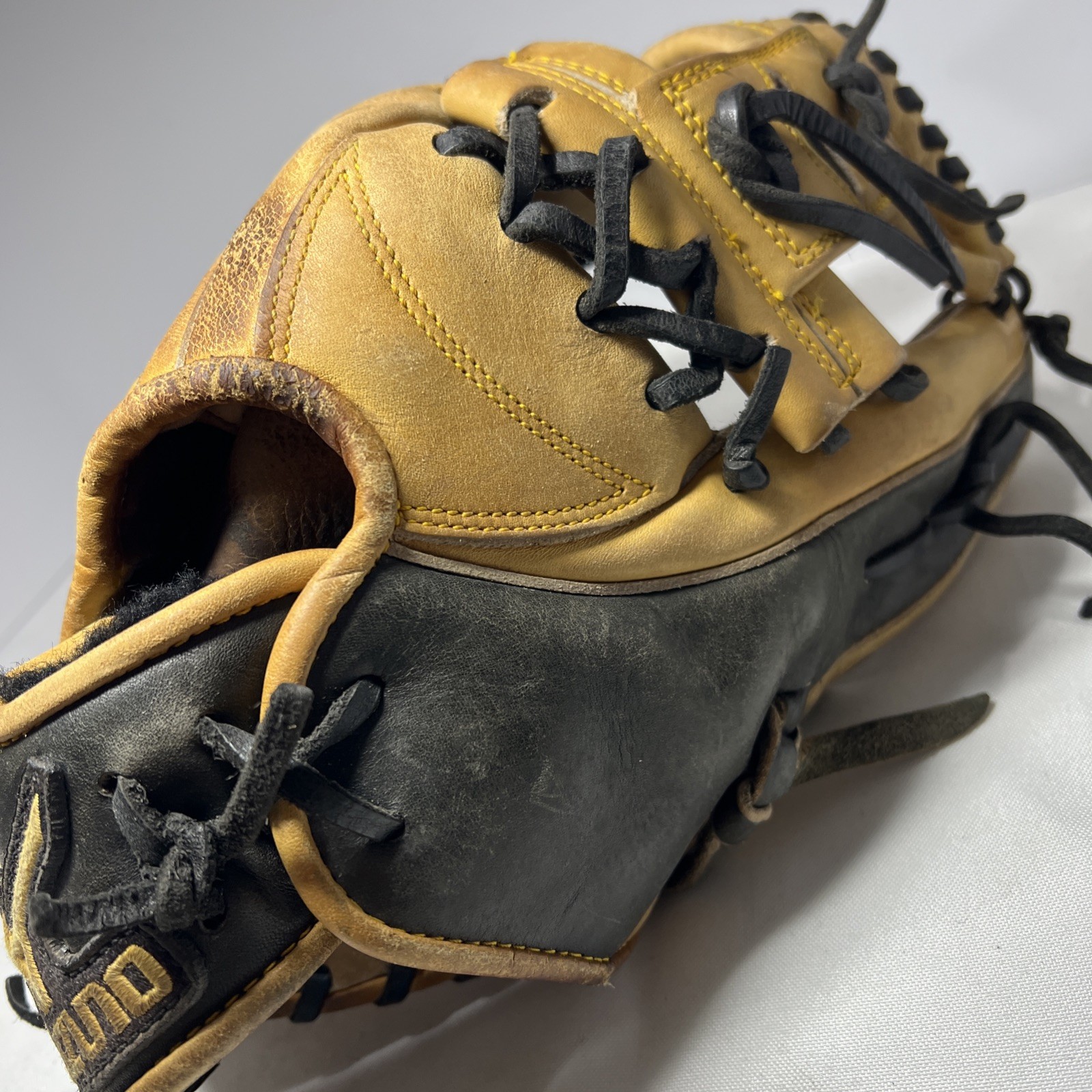 Mizuno Classic Pro GCP 50 11.75” Left Hand Catch-Right Hand Throw Baseball Glove