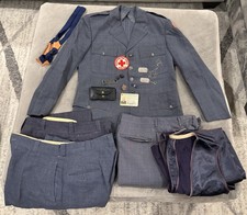 Grupo de uniformes de la Cruz Roja Americana de la Segunda Guerra Mundial llamado Leslie H Peterson ARC Field Dir