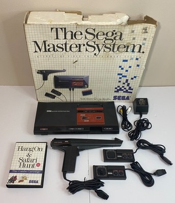 Sega Master System Console in Box w/ 2 Controllers, Light Phaser & Game - Tested