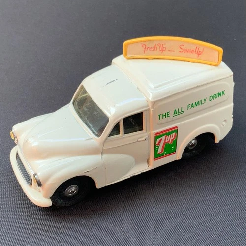 Corgi Morris Minor 1000 7up Van Diecast Vehicle 1:43 White 1989 Vintage D957