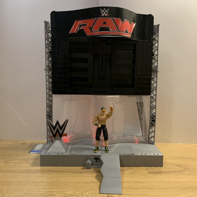 wwe electronic ultimate entrance stage playset