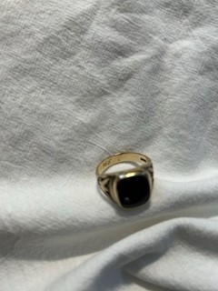 Beautiful 10K Gold Men’s 1965 College Ring Onyx Engraved