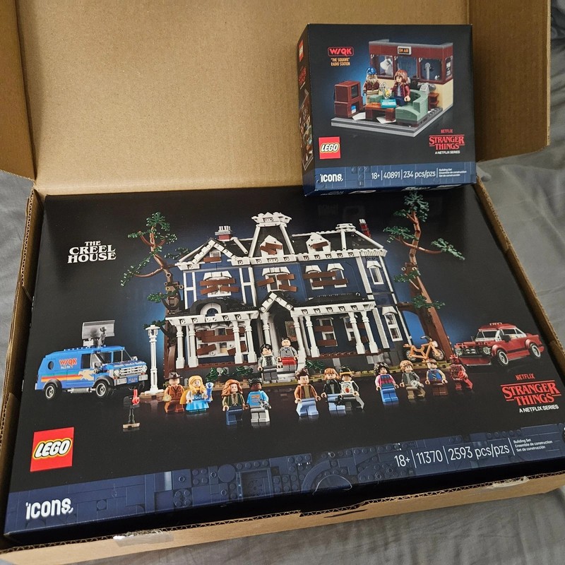 LEGO 11370 Stranger Things The Creel House + GWP 40891 WSQK Radio Station