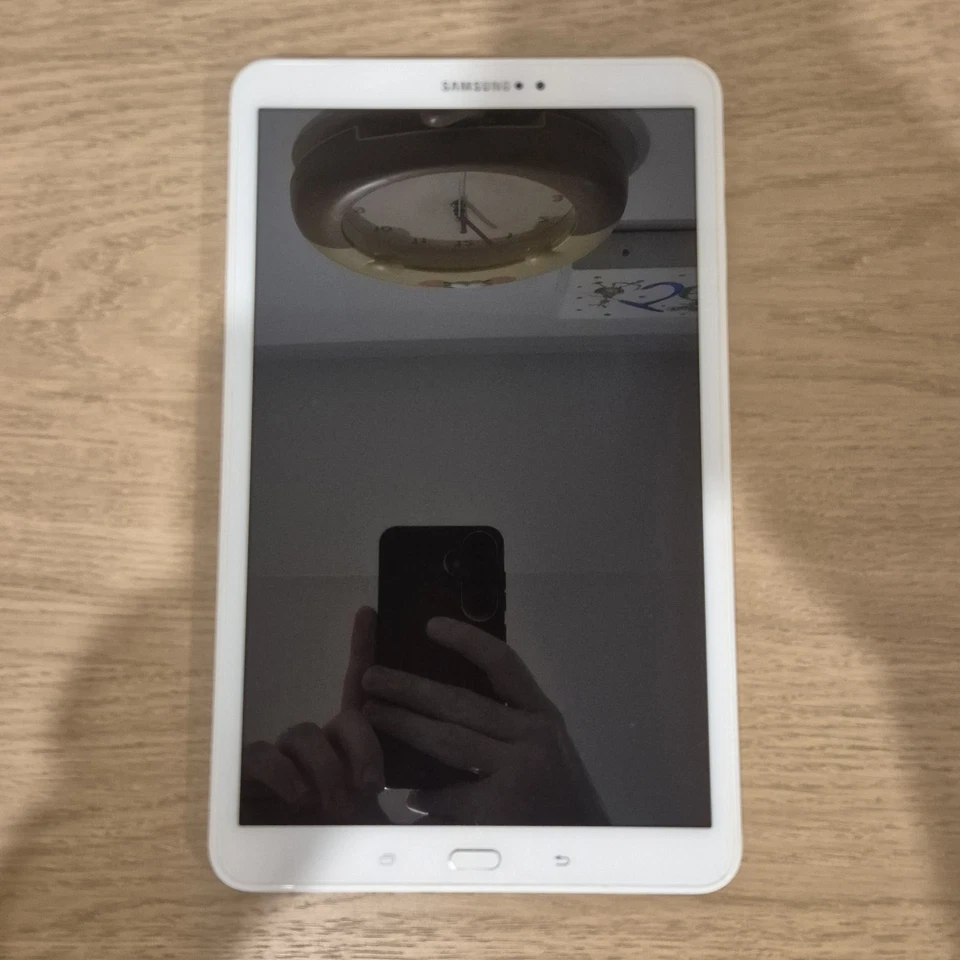 Samsung Galaxy Tab A SM-T580 16GB, 10.1" - White - Image 2 of 4