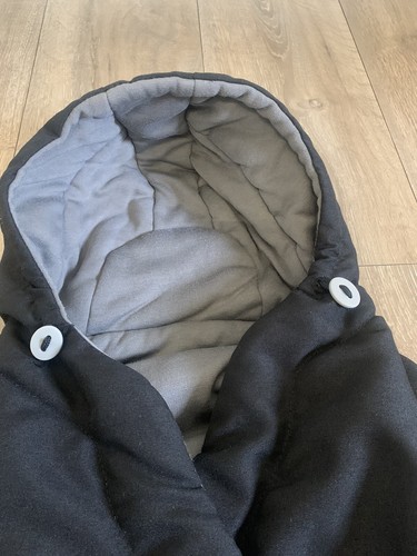 Genuine Maxi-Cosi Pebble Cabriofix Rock Car Seat Footmuff CosyToes Black - Picture 2 of 4