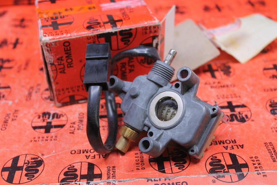 Alfa Romeo Spider 80-е Speedo отправитель - новый из старых запасов 60723082 - Изображение 3 из 4