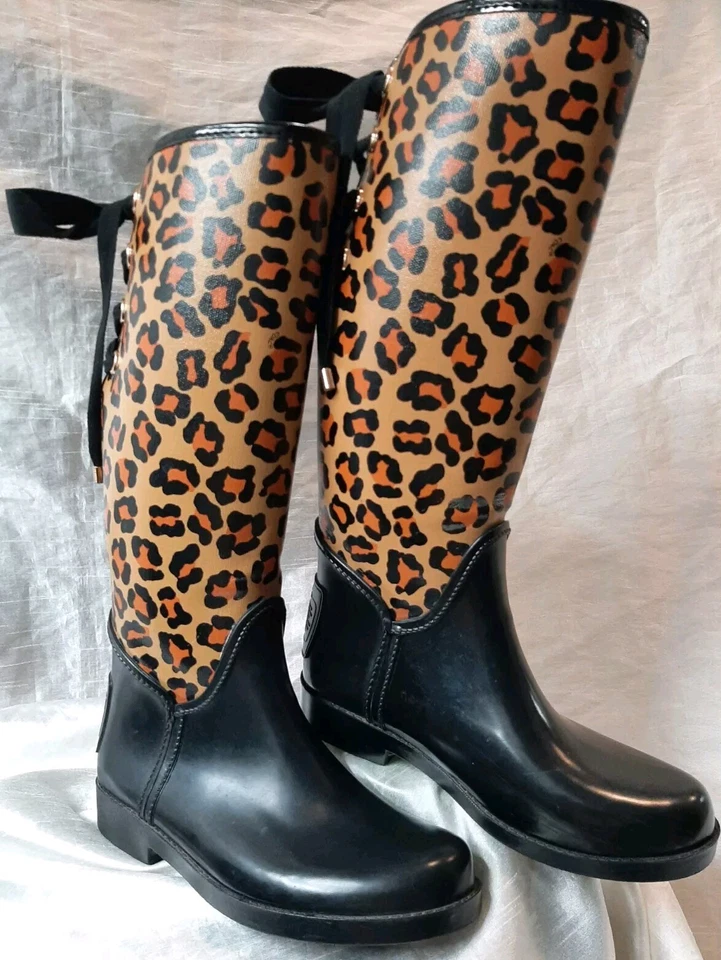 Botas de Lluvia Altas Coach Genuinas Talla 6B Tristee Estampado Leopardo Corsé Con Cordones Espalda Foto 2 de 4