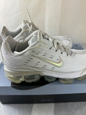 Nike Men's Air Vapormax 360 Triple White Sneakers Size 9.5 Ck9671