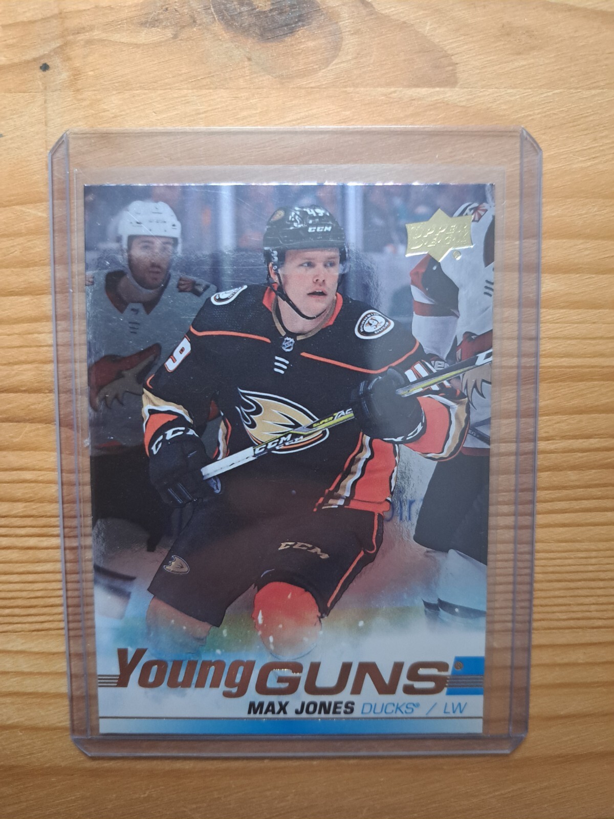 2019-20 Upper Deck Series 1 Young Guns Silver Foil Max Jones #242