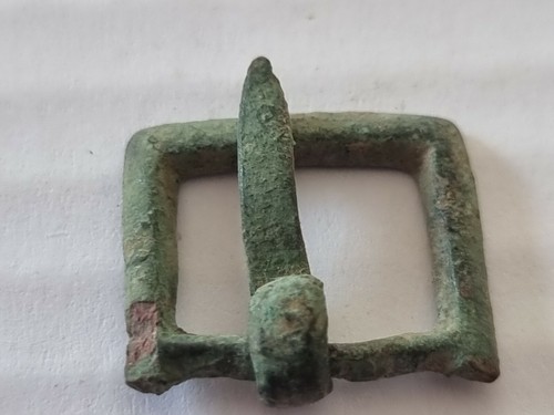 Lovely complete 11/13 hundreds bronze strap buckle. Please read description L22v