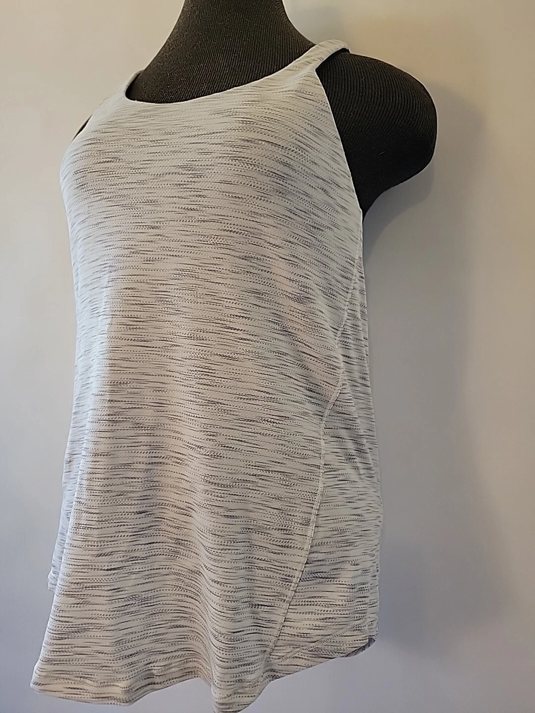 lululemon moment to movement 2 in 1 built in sports bra white tank-bra