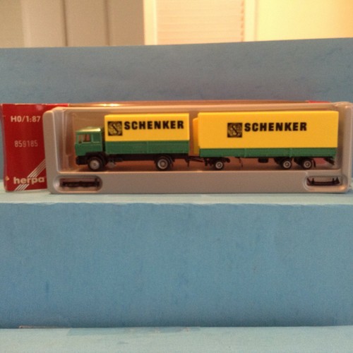 Tractor/remolque Herpa "Schenker" logo # 859185 escala HO | Zustand: New