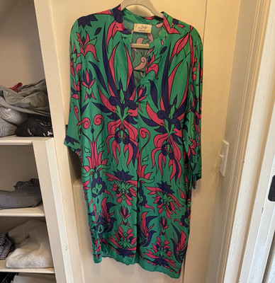 Women's One Size Green Pink Purple Floral V-Neck 3/4 Sleeve Knee Dress
