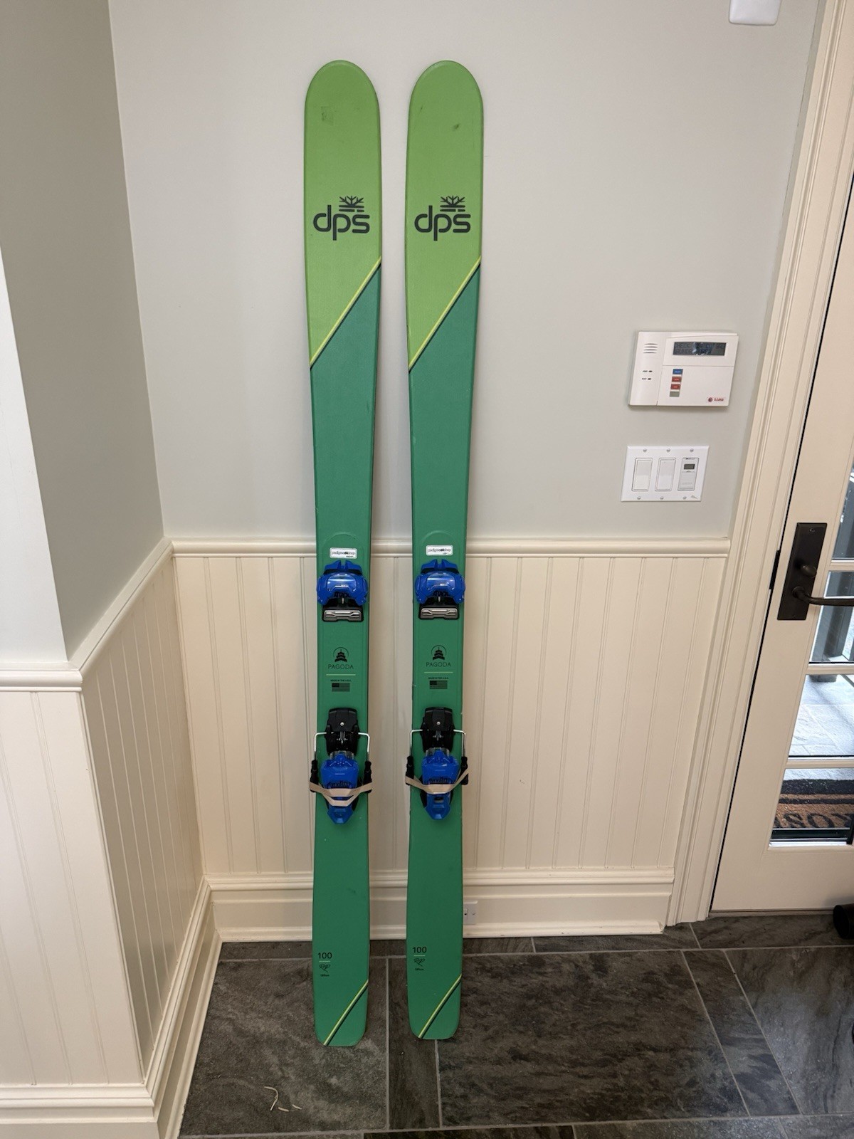 DPS Pagoda 100 RP’s with Brand New Tyrolia Attack 14 Bindings,  Used Great Shape
