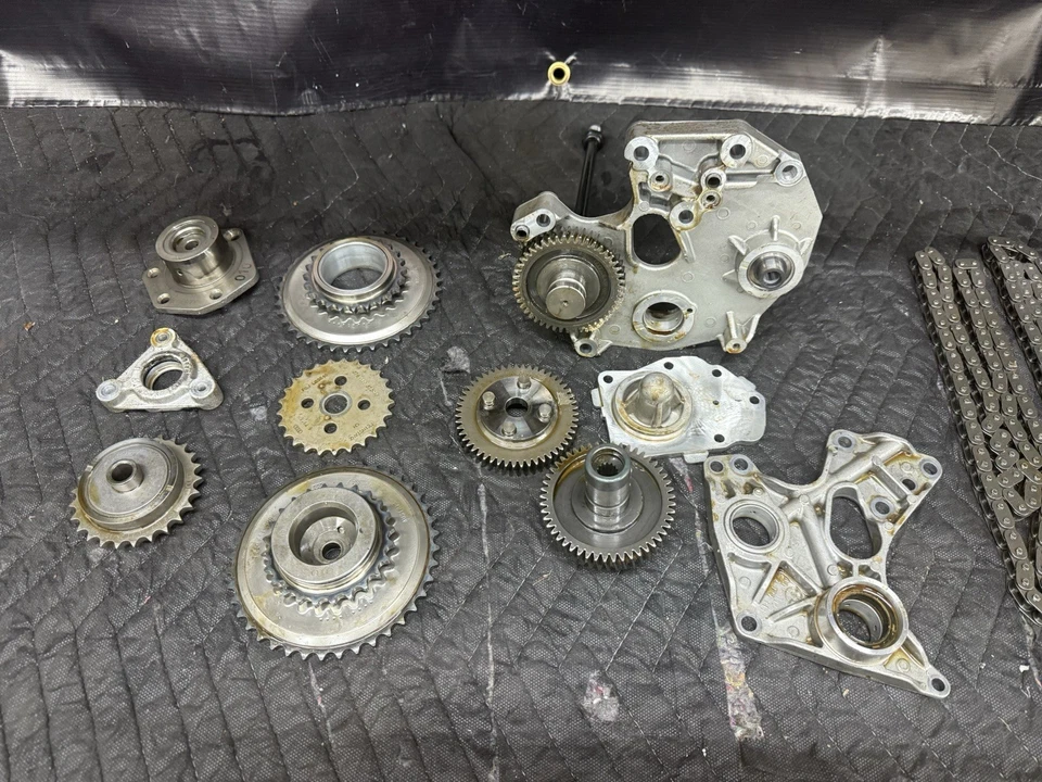 Audi R8 5.2 V10 17+ Timing Belt Chain Set Sprockets USED - Image 2 of 3