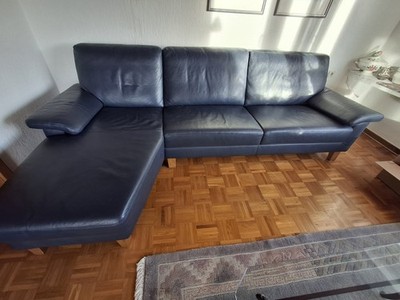 Blaues Ledersofa Longlife mit echtem Rücken,mit Ottomane,frei im Raum stellbar.
