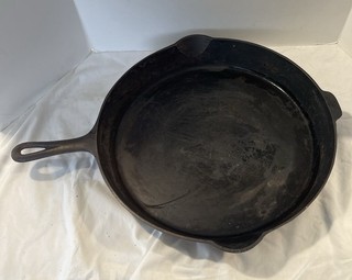 Vintage Antique Cast Iron Griswold No. 14 Skillet Frying Pan
