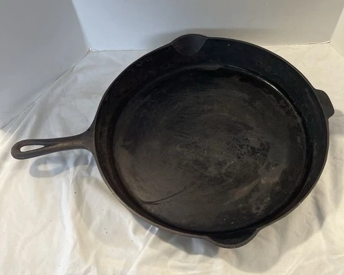 Vintage Antique Cast Iron Griswold No. 14 Skillet Frying Pan