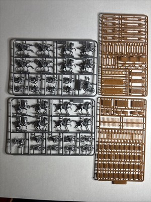 2 KITS! Esci # 216 & Italeri #6008 Battlefield Accessories & French Hussars 1/72
