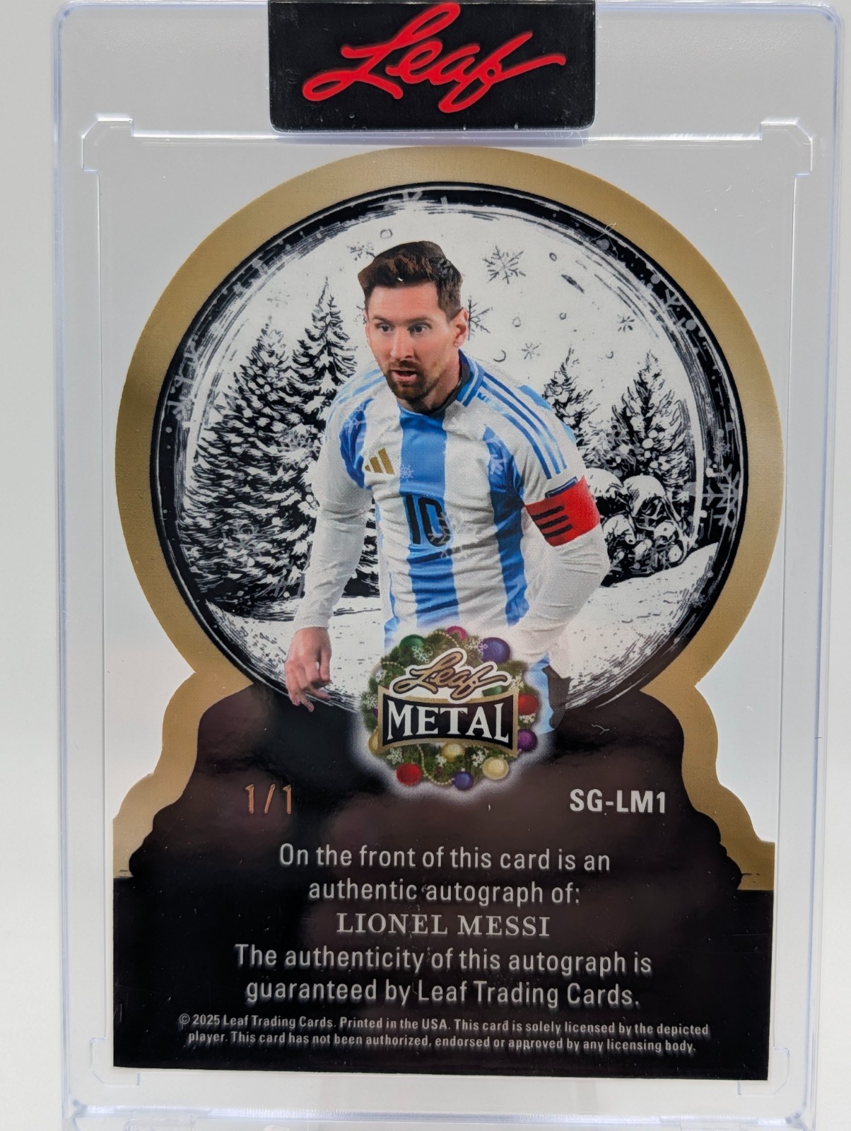 2025 Leaf Metal Happy Holidays Snow Globe Red Flood Lionel Messi Auto 1/1 view 2