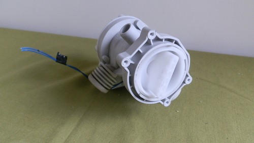 Gebrauchte HAIER HW70-14F2B Waschmaschine Ablaufpumpe & Filtereinheit komplett.