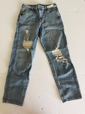 Hollister Ultra High-Rise Mom Jeans