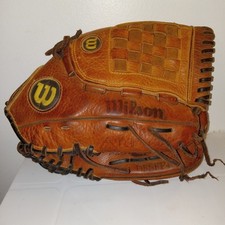 Wilson Baseball Glove Mitt Fast Pitch RH Thrower 12.5 Inch
