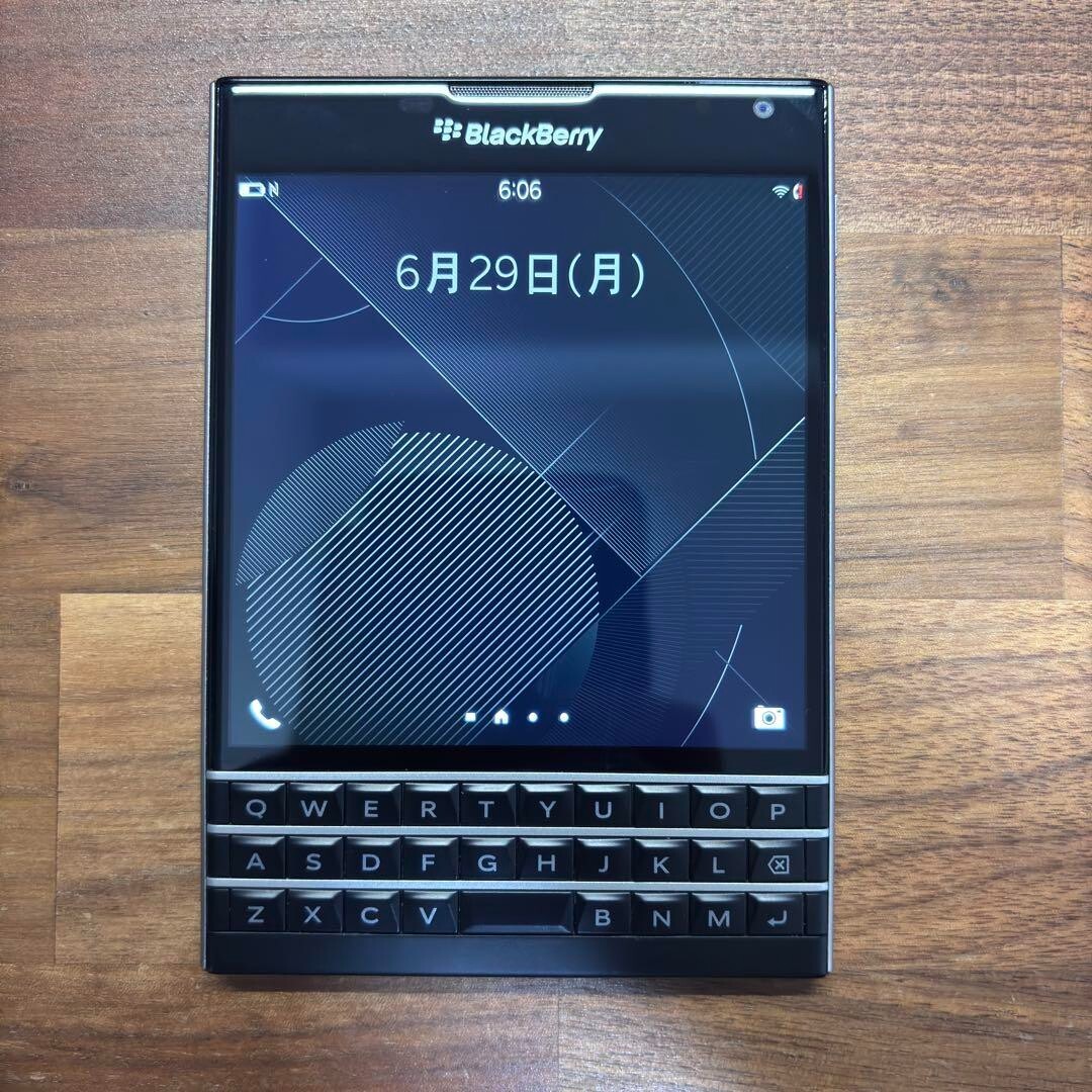 Blackberry Passport Black 32GB QWERTY Keyboard SIM Free Used