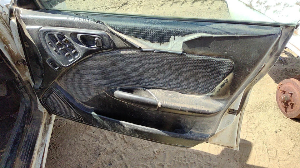 Panel de moldura de puerta interior delantero derecho postal Subaru Legacy Rhd 98 con interruptores gris Foto 3 de 4