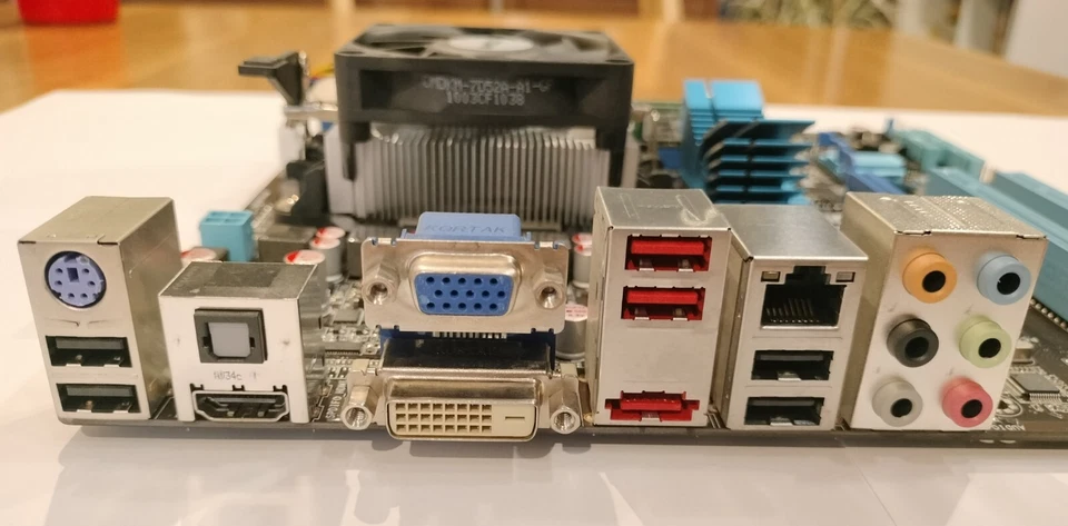 Bundle ASUS M4A785D-M PRO + AMD Athlon II X2 240E 2,8 Ghz + 2 GB Ram DDR2 - Immagine 2 di 4