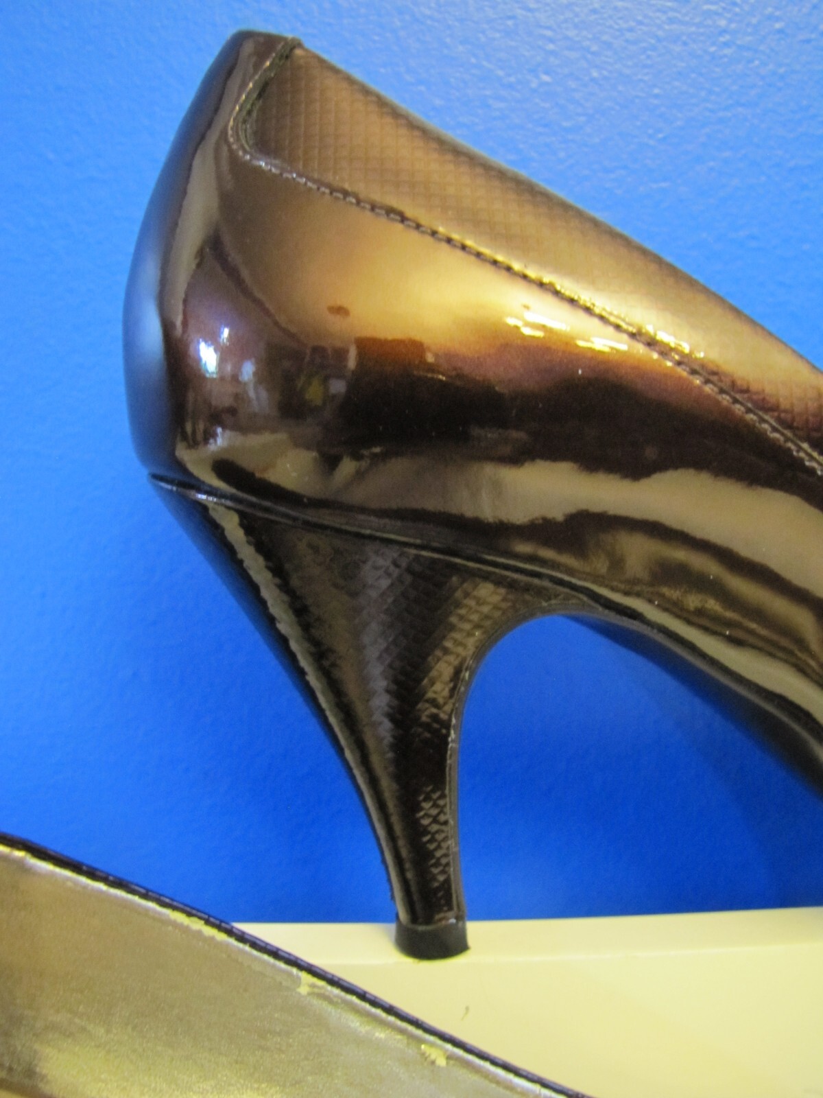 Gianni Bini (Retails 159) Brown Glossy lacquer Open Toe 9 M Pump High