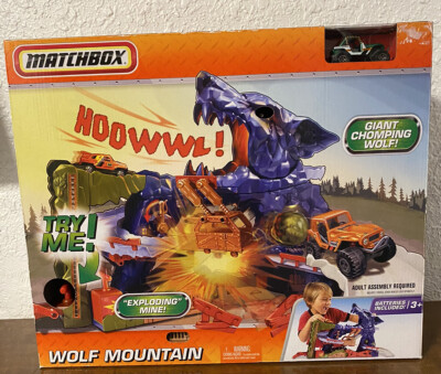 NIB SEALED Matchbox Wolf Mountain 2009 Playset Retired NEW