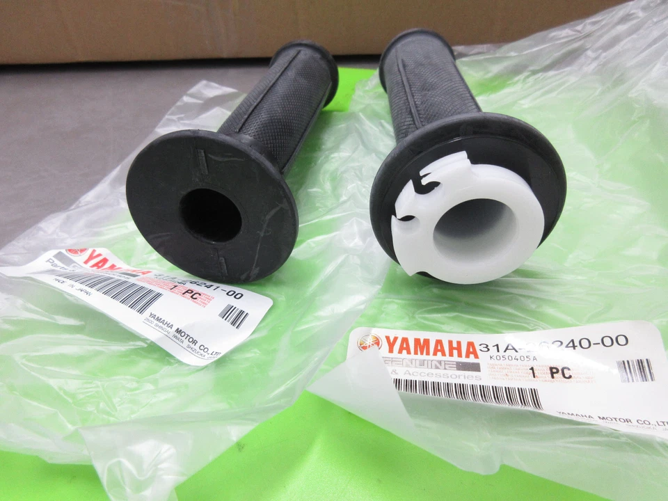 Yamaha RD350YPVS RZ350 Throttle Tube Rubber Grip L / R 31A-26240-00 31A-26241-00 Foto 2 de 4