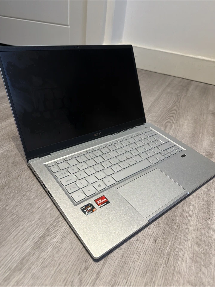 Acer Swift 3 SF314-43 1TB, 500 Graphic Card, 8GB RAM (NO CHARGER) Fully Working - Image 2 of 4