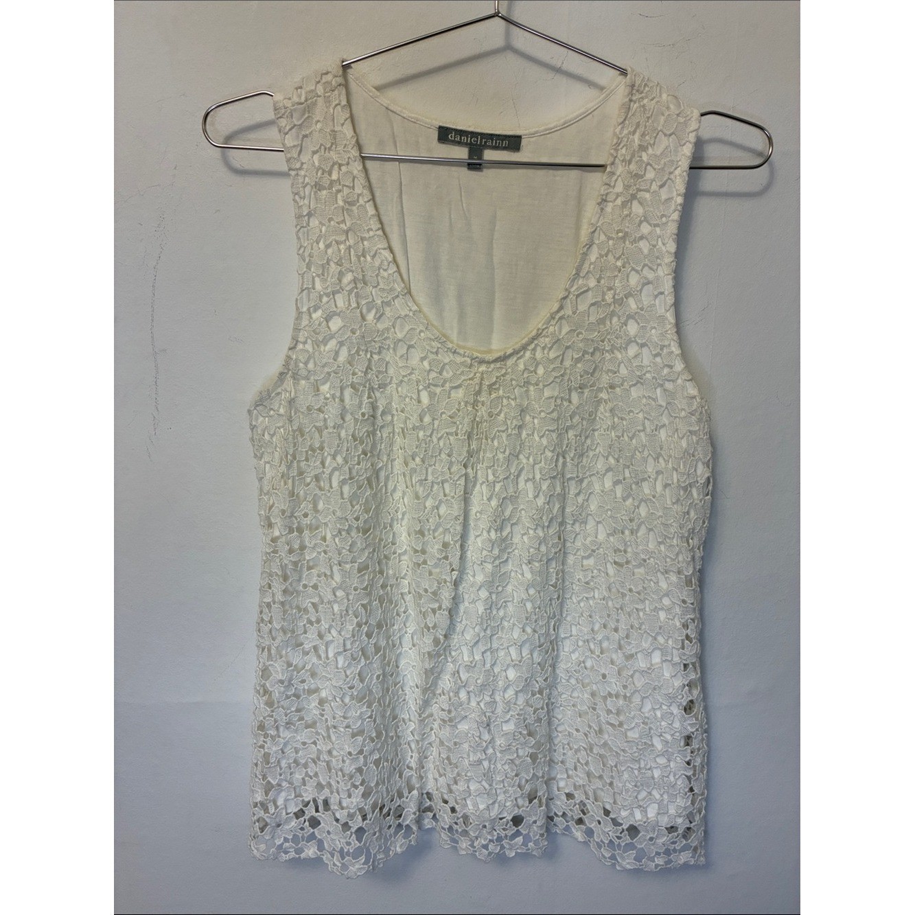 Daniel Rainn White Crochet Lace Sleeveless Scoop Neck Top