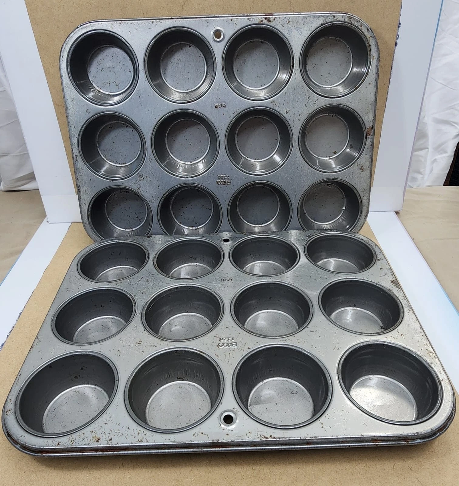 EKCO Vintage T120 Muffin Pan Set of 2 Aluminum 12-Cup Cupcake Baking Pans USA
Opens in a new window