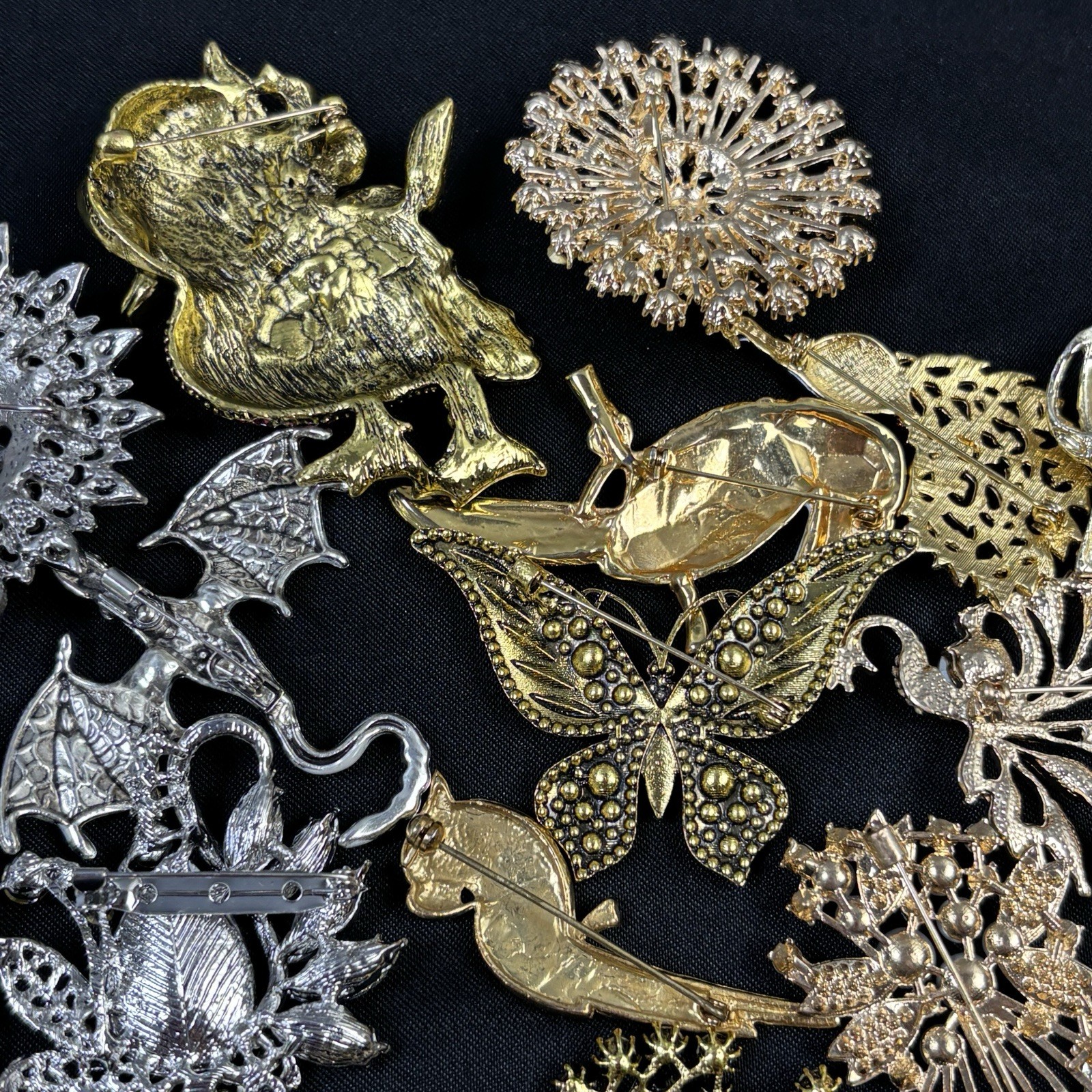 Mostly Modern Assorted Unsigned Brooch Pin Lot Of… - image 18