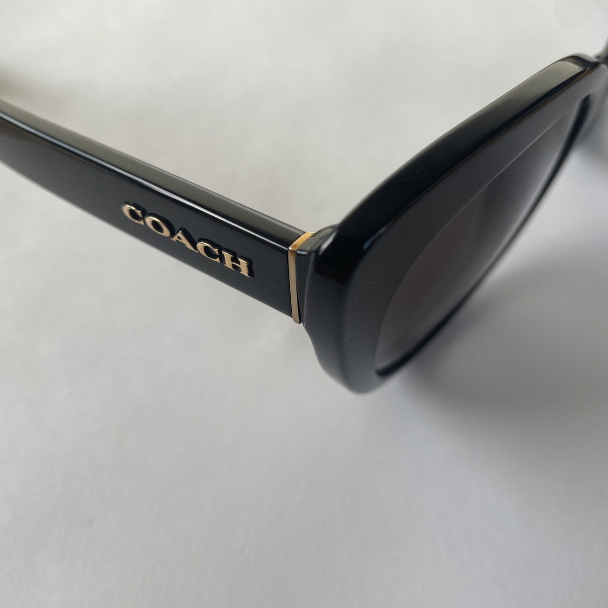 Coach sunglasses model HC 8318 (C3449) in good condition Coach HC 8318 Women main image 2