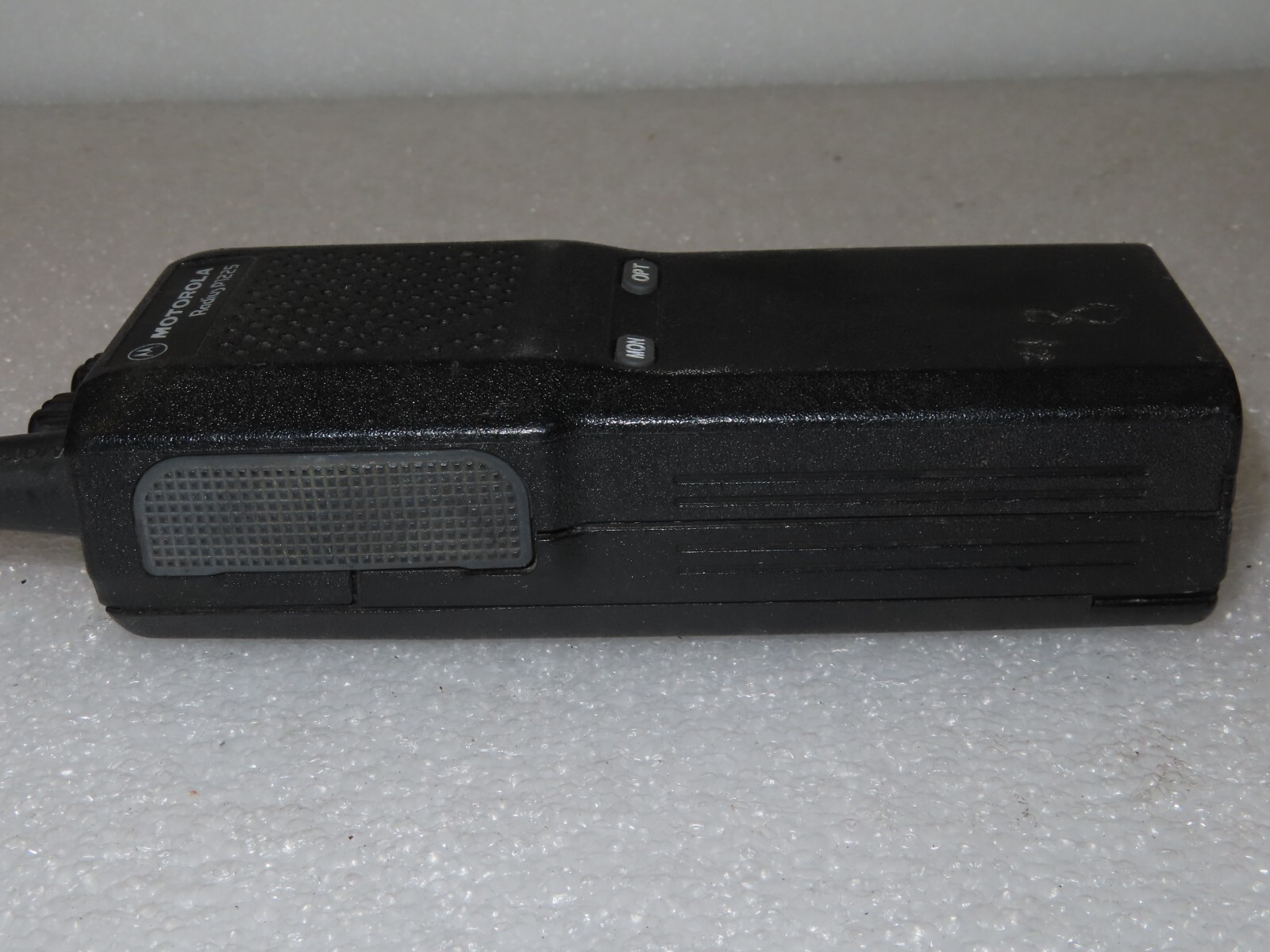 Motorola Radius P1225 UHF Portable 16 Channel 2way Radio for sale