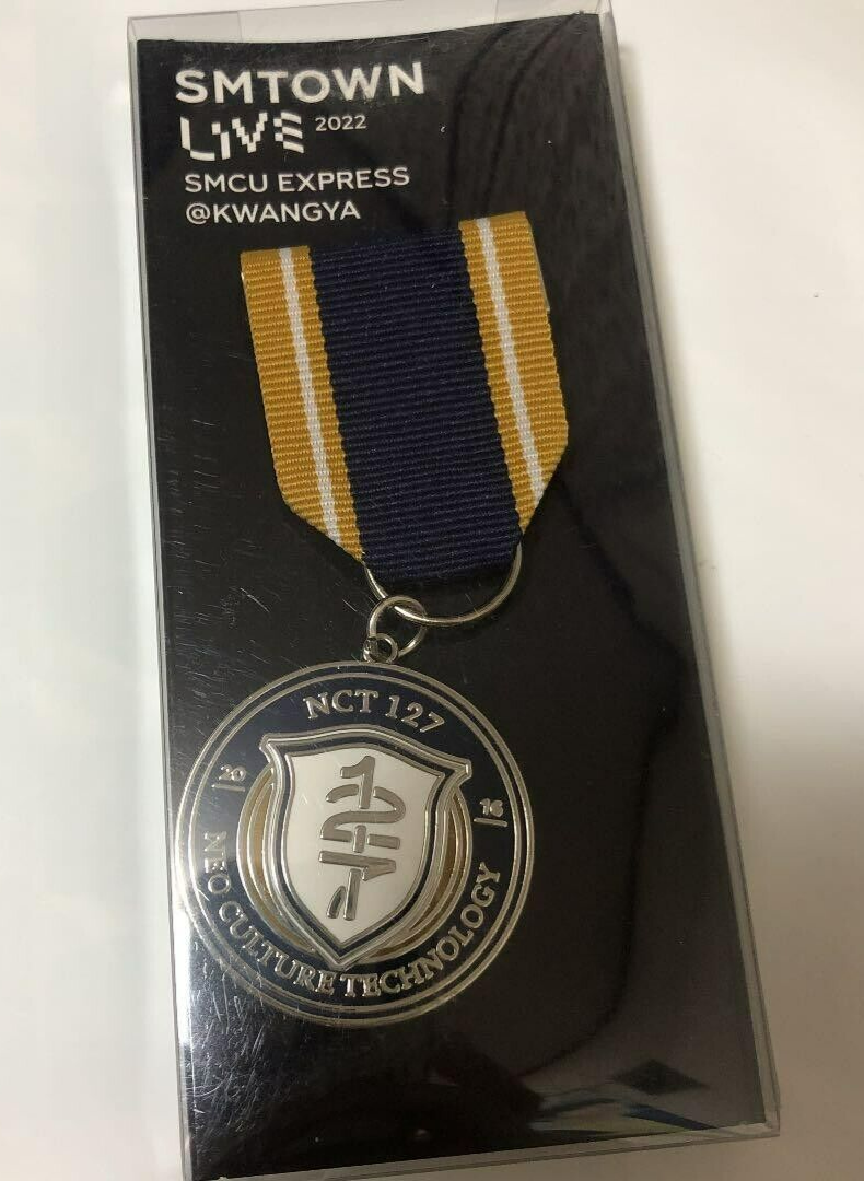 SMTOWN 2022 2点セット　NCT マーク Mark NCT 127 Yuta 2022 SMTOWN SMCU EXPRESS @ KWANYA Emblem Badge