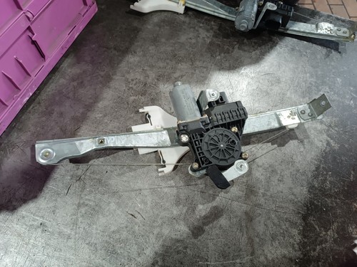 Original Ford Mondeo III BWY Fensterhebermotor Gestänge hinten rechts 0130821772