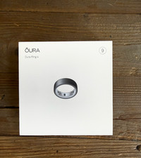 Oura Ring Gen 4 Stealth Size 9 w/ original box, charger, cable