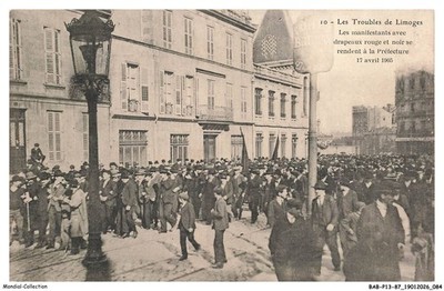 BABP13-1313-87 - Die Unruhen von LIMOGES - Die Demonstranten mit roten Fahnen