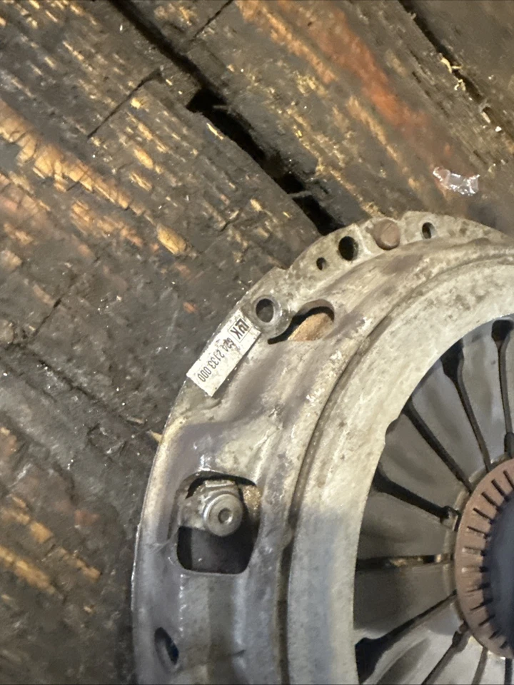 RANGE ROVER P38 2.5 Manual Clutch Set LUK Not That Old But plate is worn - Image 2 of 4