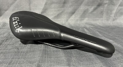 FIZIK Antares R3 - Selle vélo de route pour Homme - Mathieu Performance